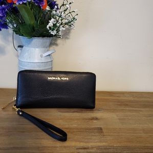 Michael Kors Large Zip Wallet